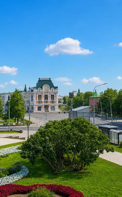 Minin Square in Nizhny Novgorod's Nizhegorodsky district with the Kremlin's Dmitrievskaya Tower and the historical museum palace
