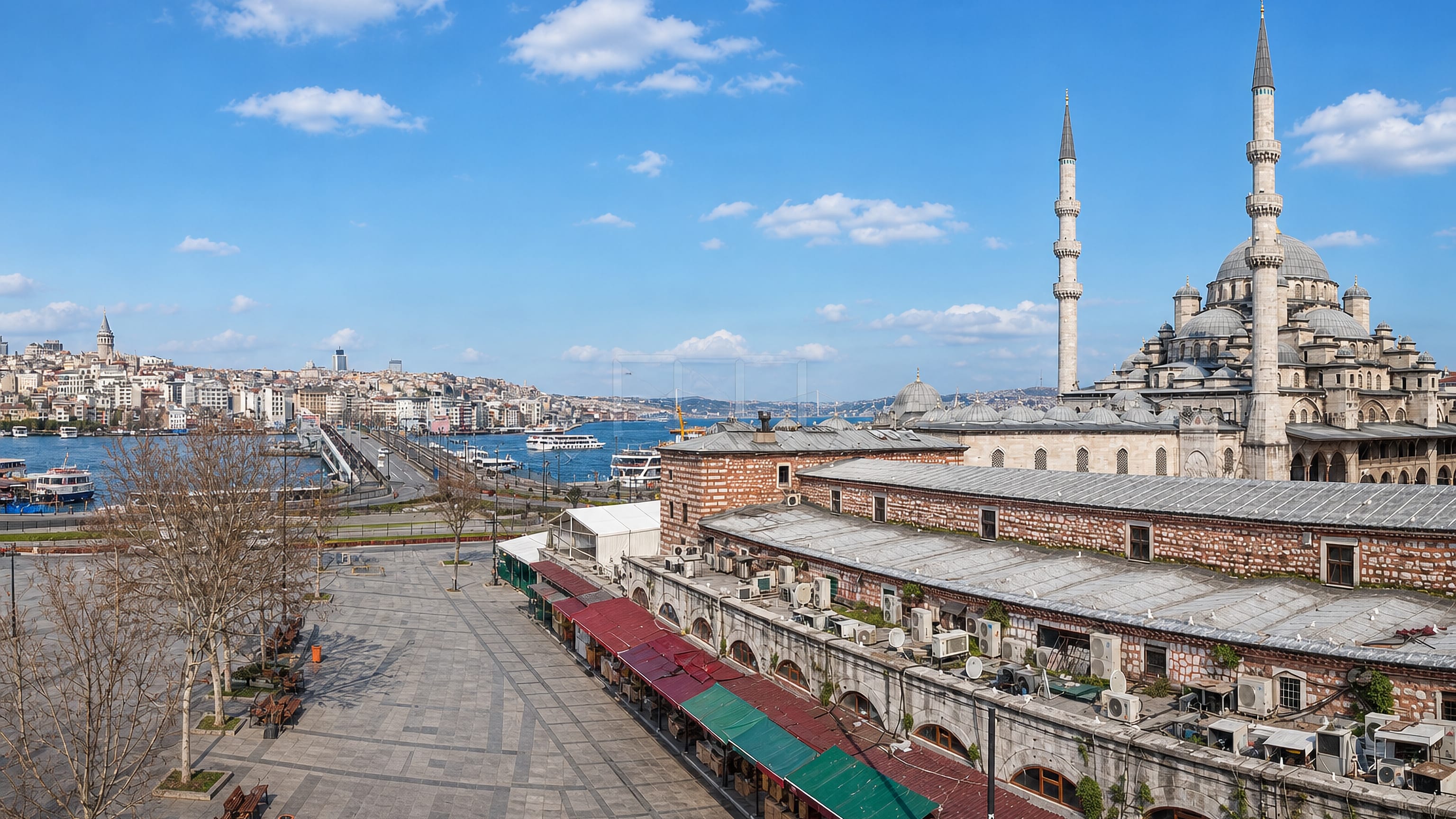 The New Mosque and Galata Bridge over the Golden Horn seen from Eminönü, Istanbul