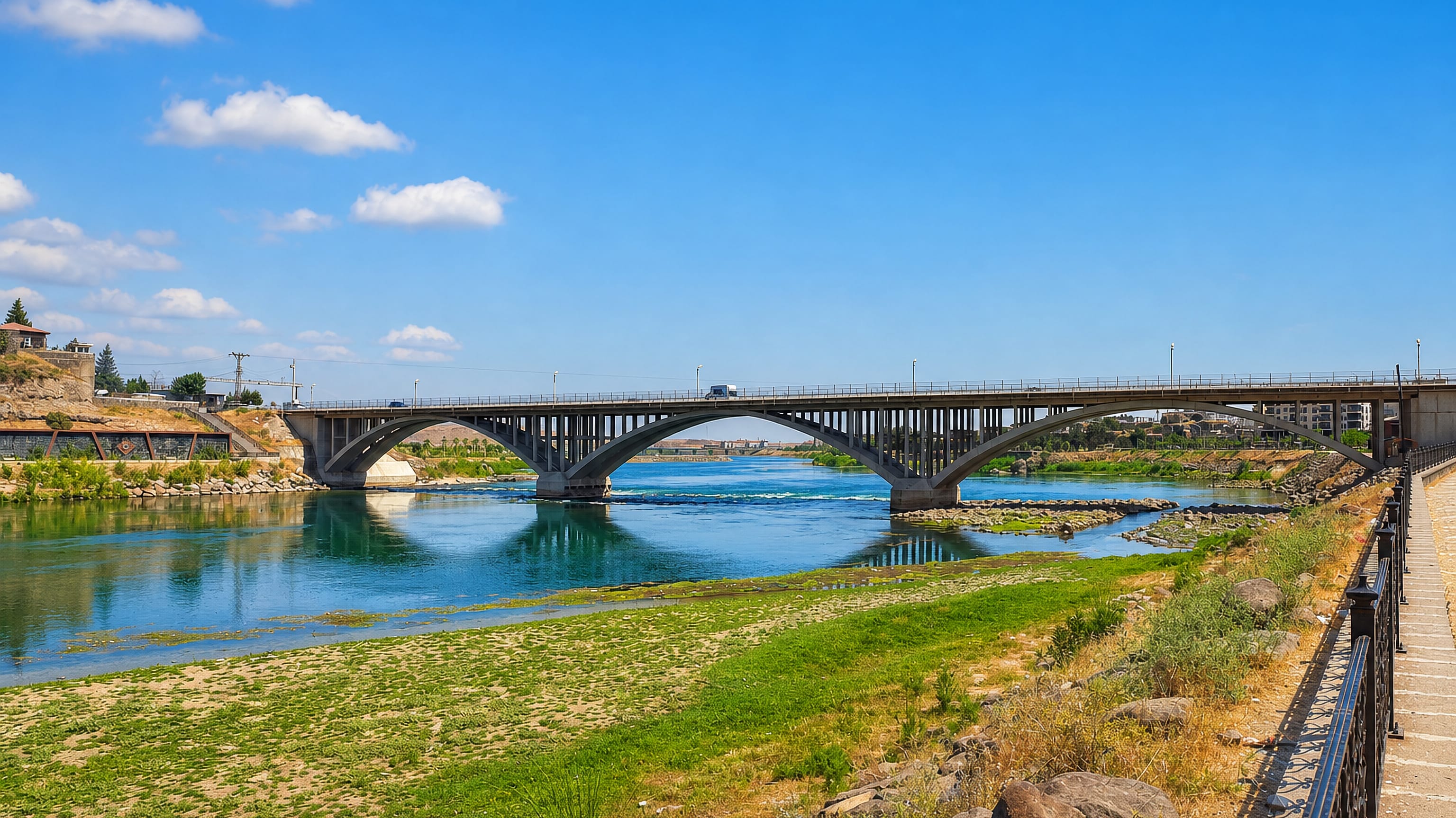 Concrete arch road bridge crossing the Tigris at Cizre in Şırnak province, Turkey